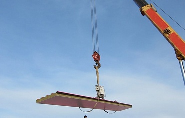 Подъем сэндвич-панелей