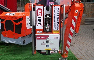 Выставка в Екатеринбурге "Дерево+Дом. Коттедж. Дача"